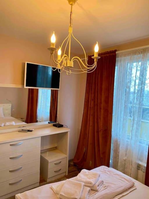 Stylish Magenta Apartment - Terrace & Free Parking София Екстериор снимка