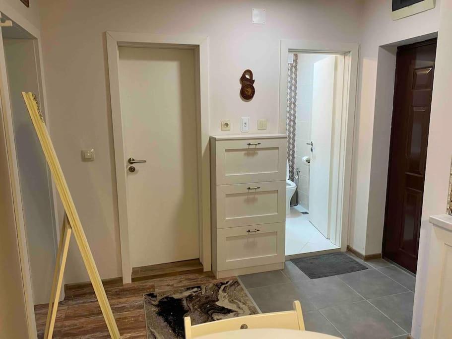 Stylish Magenta Apartment - Terrace & Free Parking София Екстериор снимка