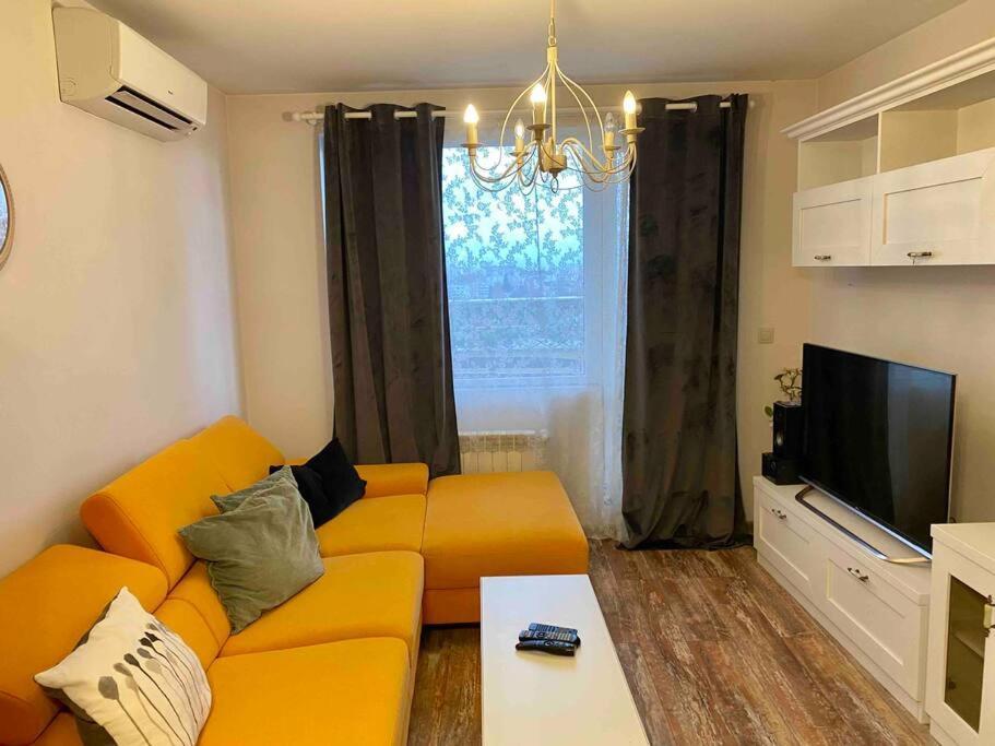 Stylish Magenta Apartment - Terrace & Free Parking София Екстериор снимка